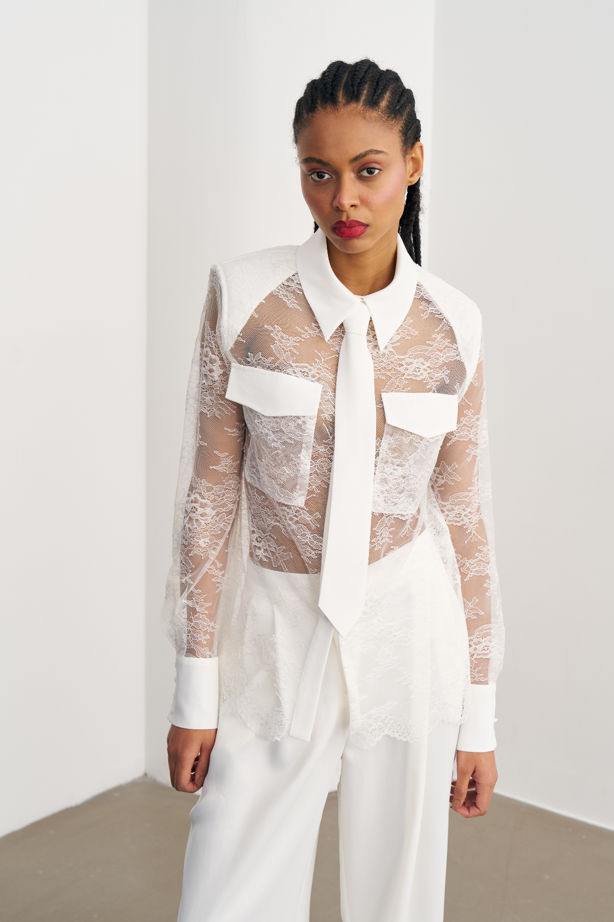 6803 Kravatlı Vatka Detaylı Dantel Gömlek