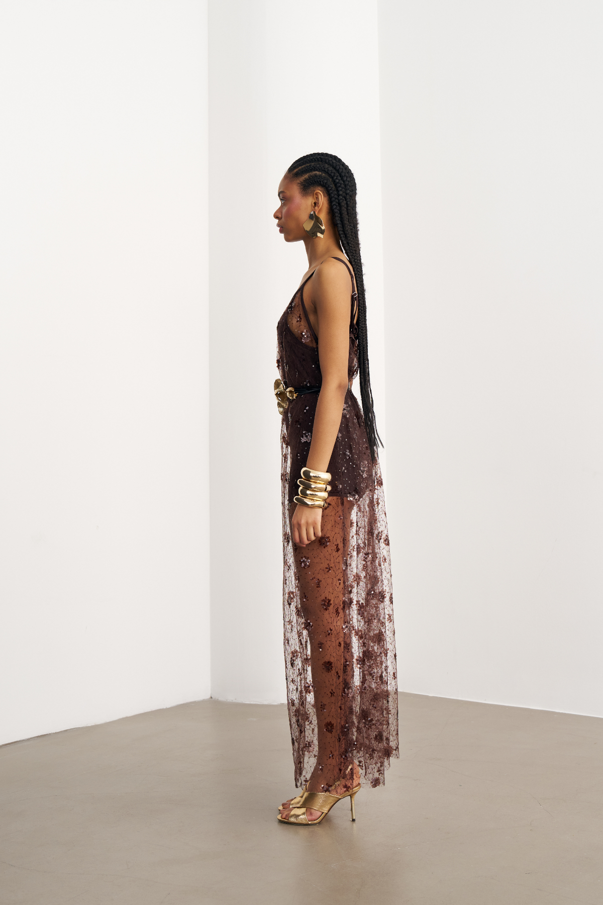 4814 Astarlı Yırtmaç Detaylı Dantel Elbise