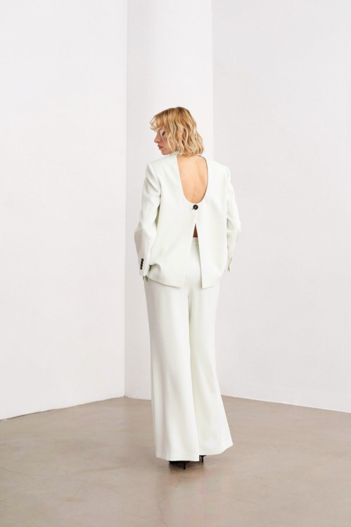 7803 Sırt Dekolteli Ceket Pantolon Takım