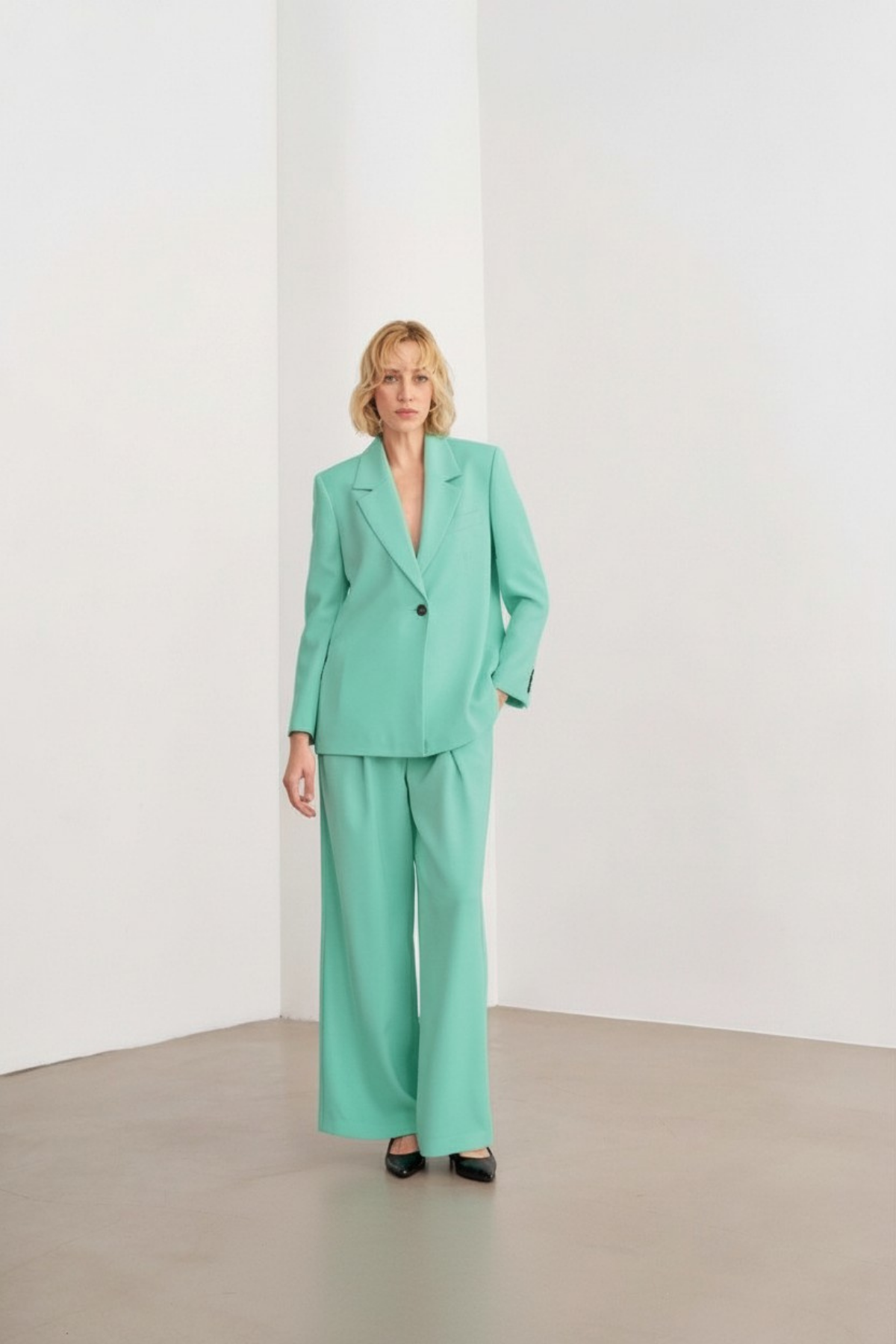 7803 Sırt Dekolteli Ceket Pantolon Takım