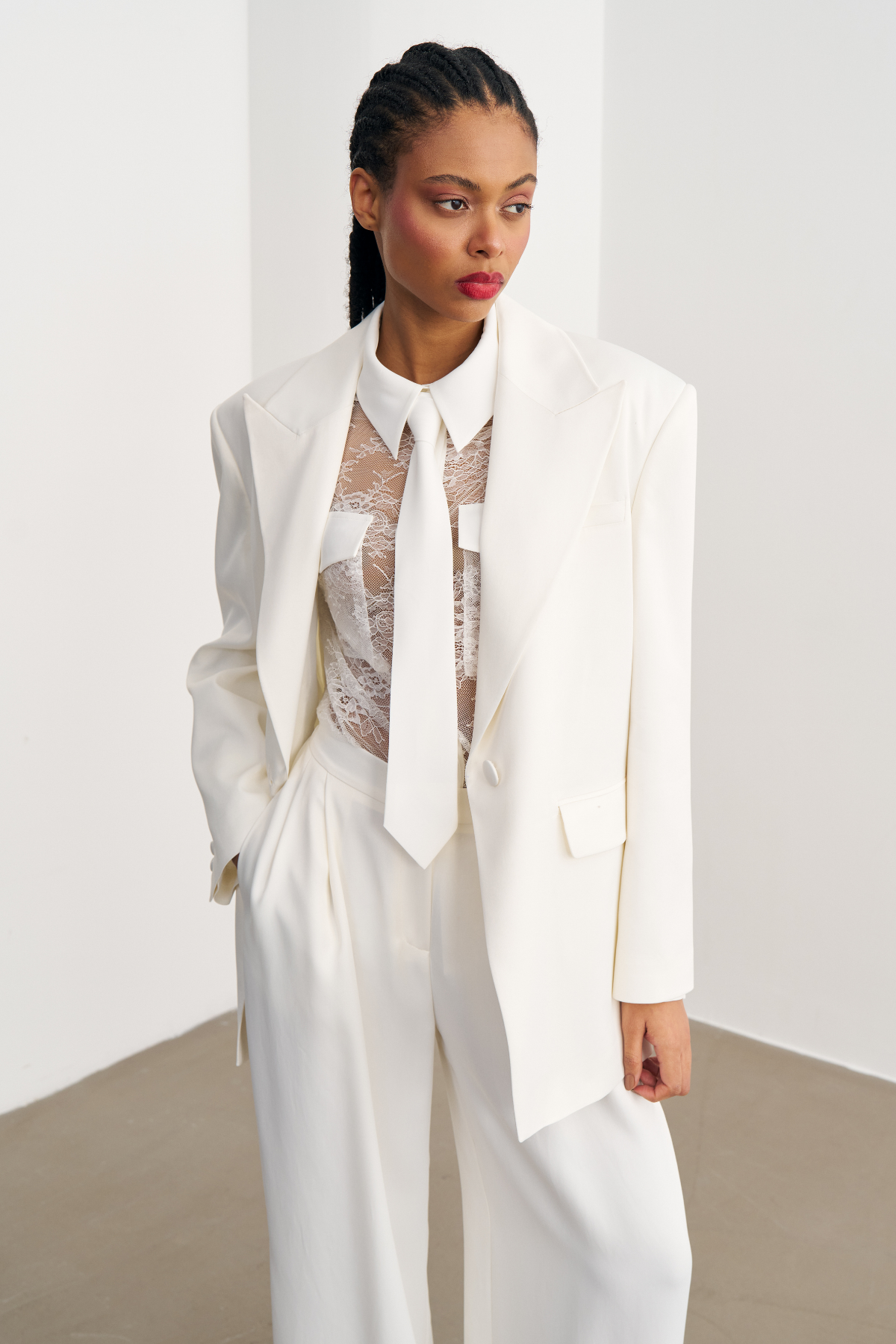 6803 Kravatlı Vatka Detaylı Dantel Gömlek