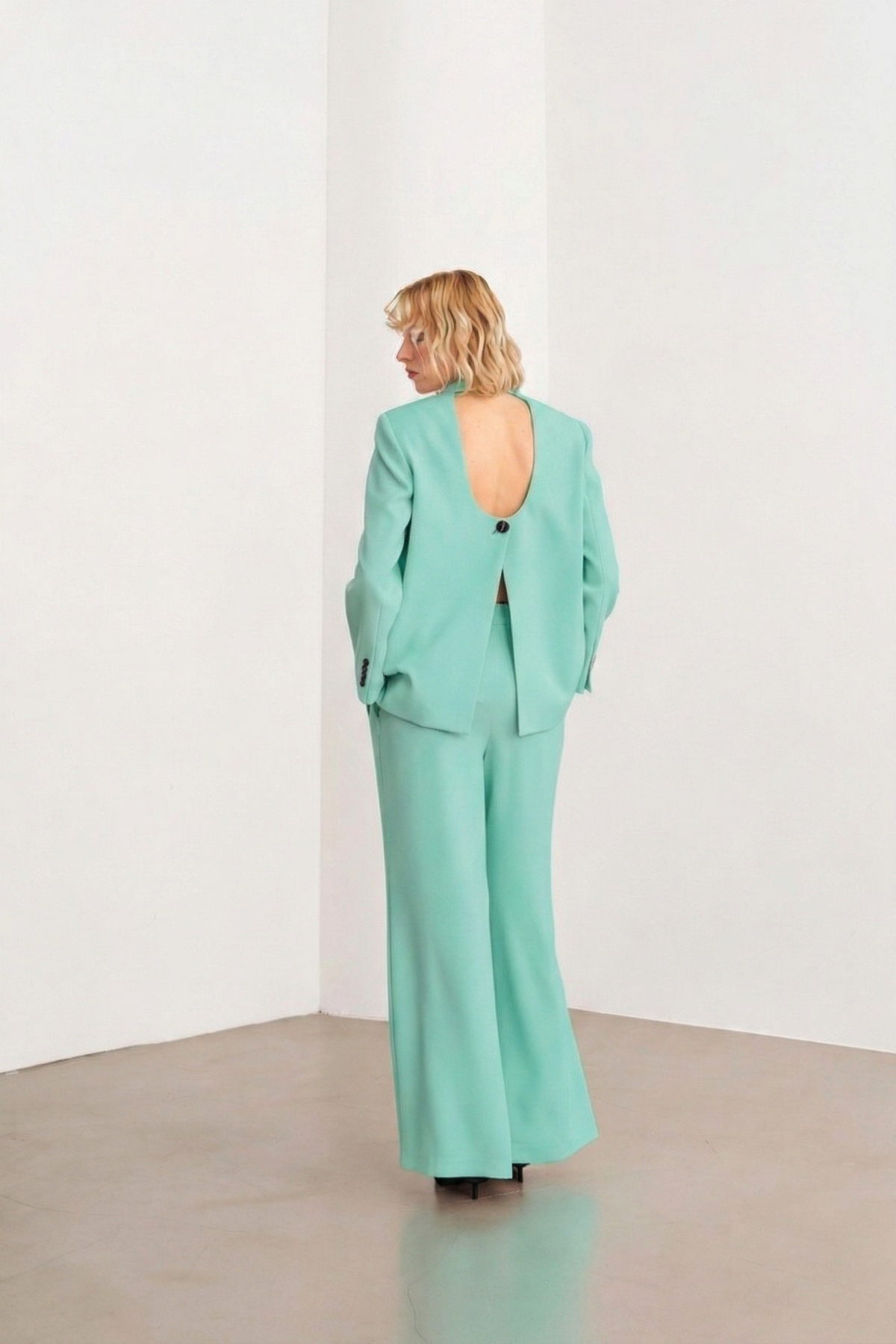 7803 Sırt Dekolteli Ceket Pantolon Takım