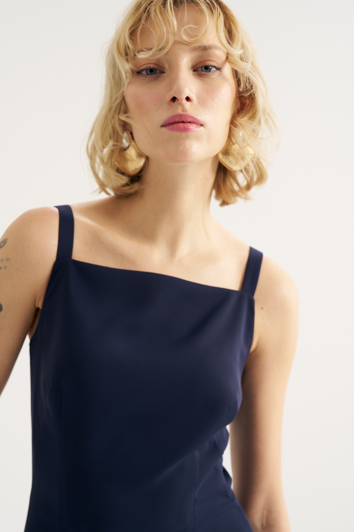 4802 Kare Yaka Askılı Elbise