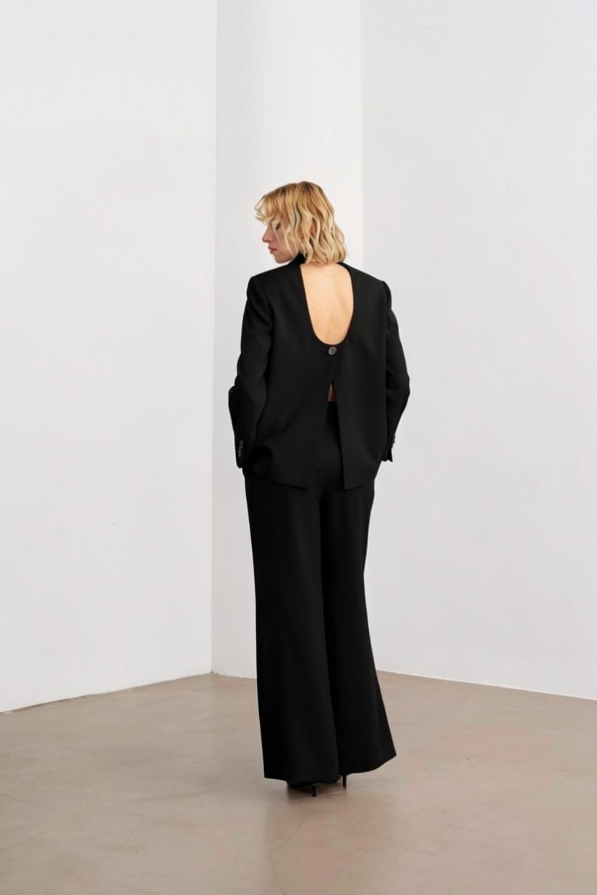 7803 Sırt Dekolteli Ceket Pantolon Takım