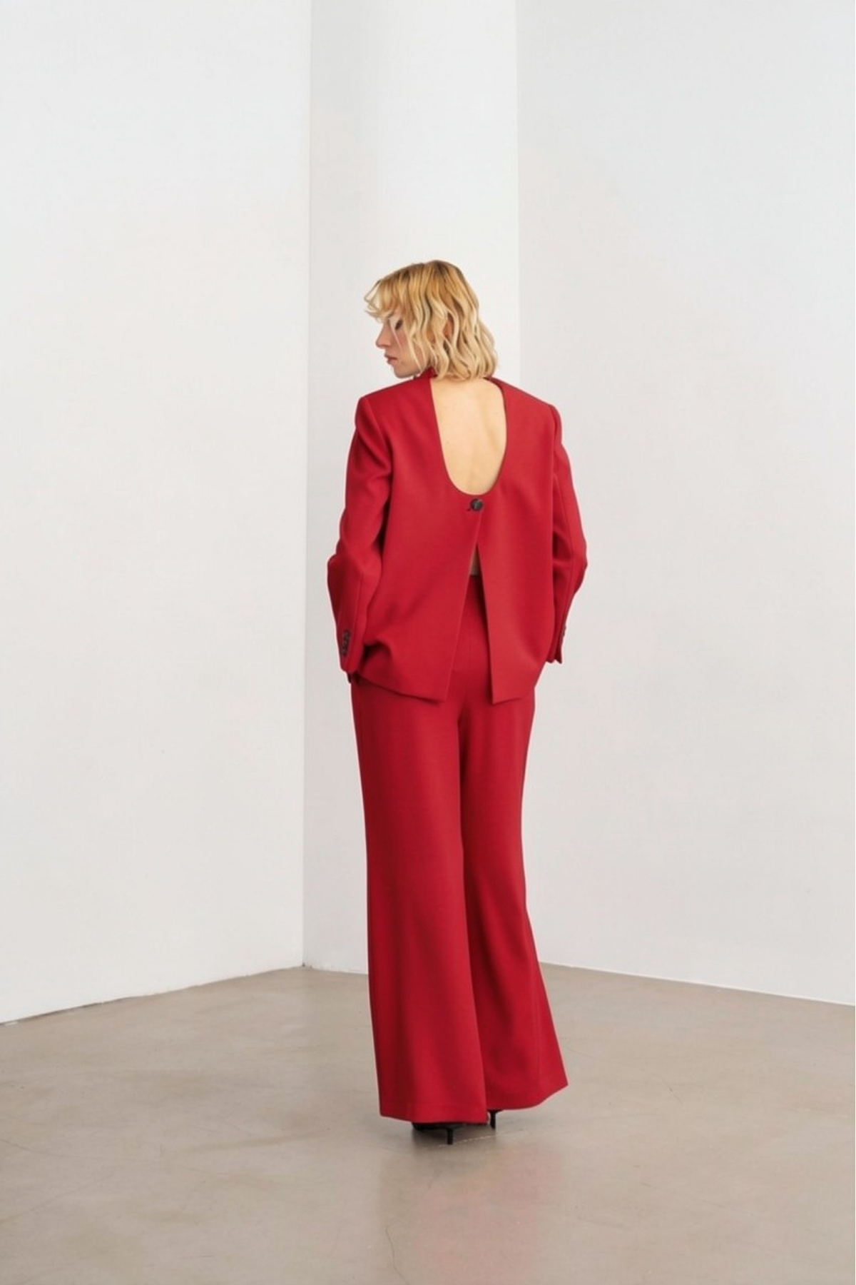 7803 Sırt Dekolteli Ceket Pantolon Takım