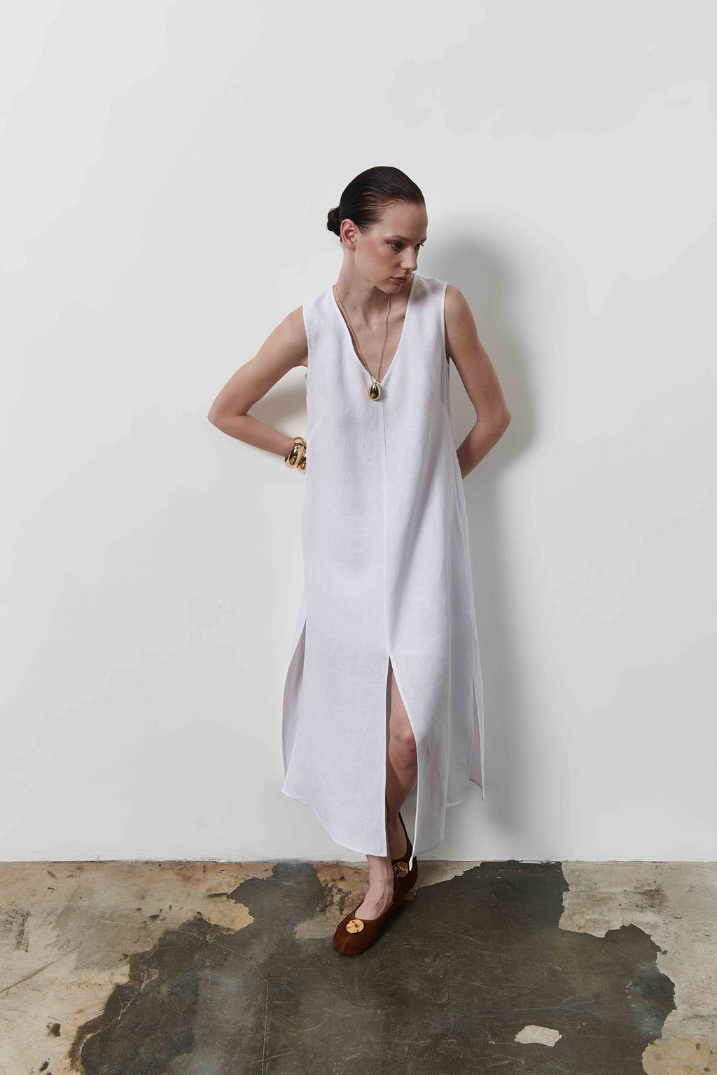 Kadın Beyaz Yırtmaçlı Uzun Elbise