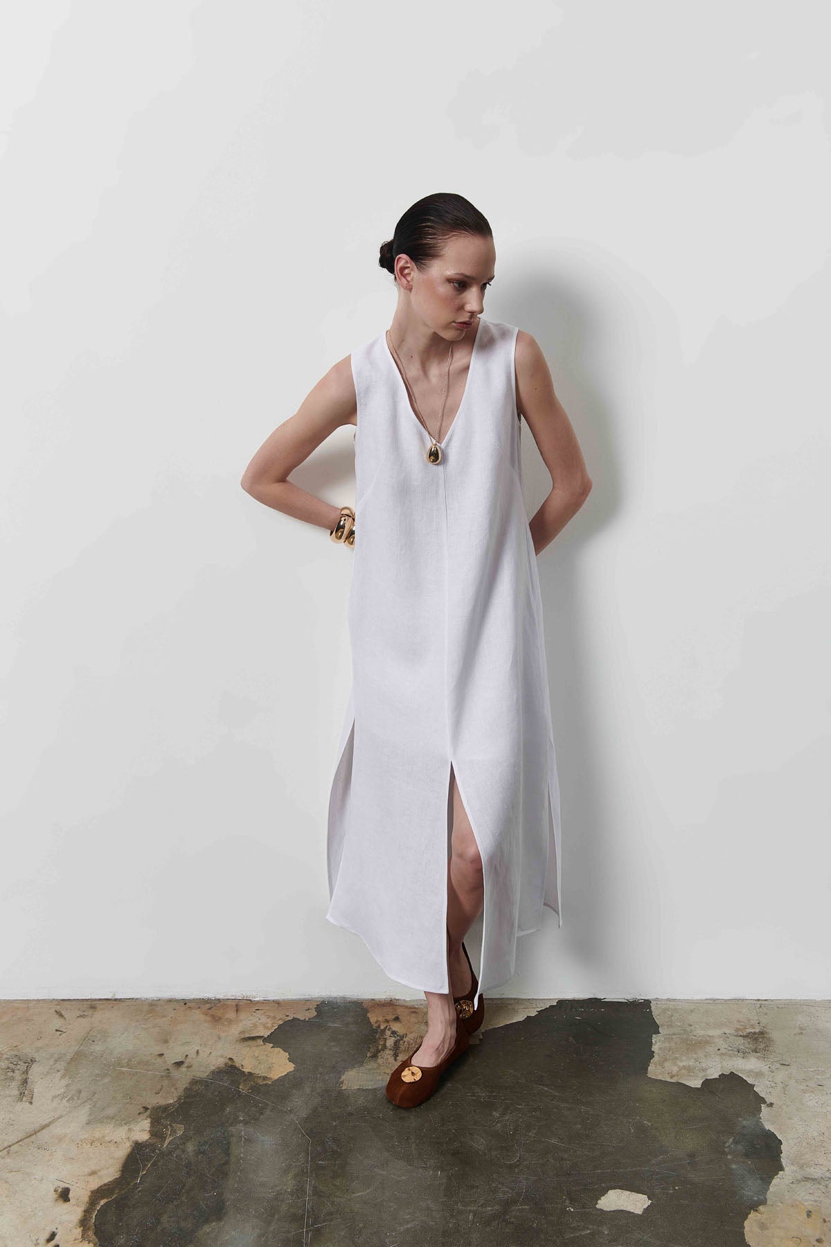 Kadın Beyaz Yırtmaçlı Uzun Elbise