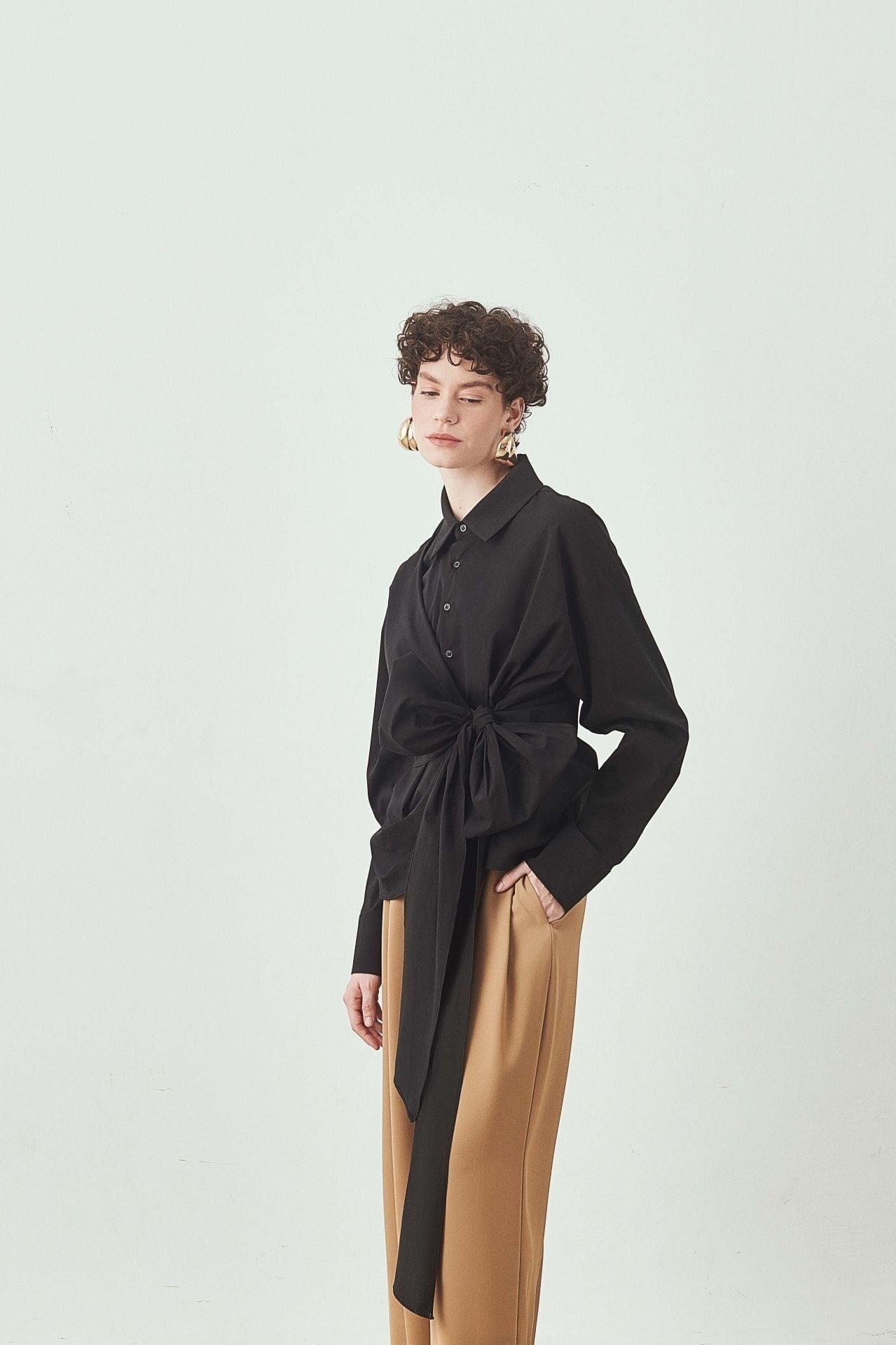 Uzun Kollu Asimetrik Kesim Gömlek