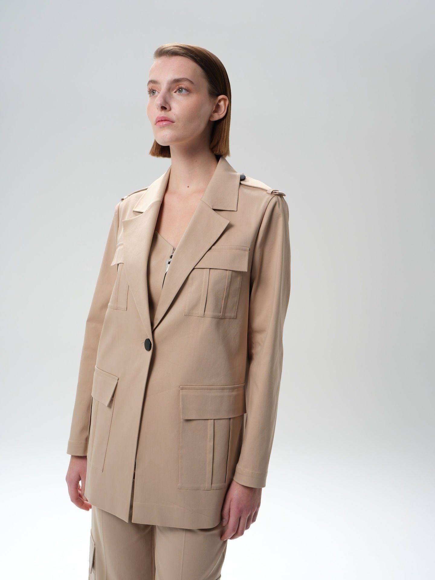 Düğme Detaylı Cepli Safari Ceket