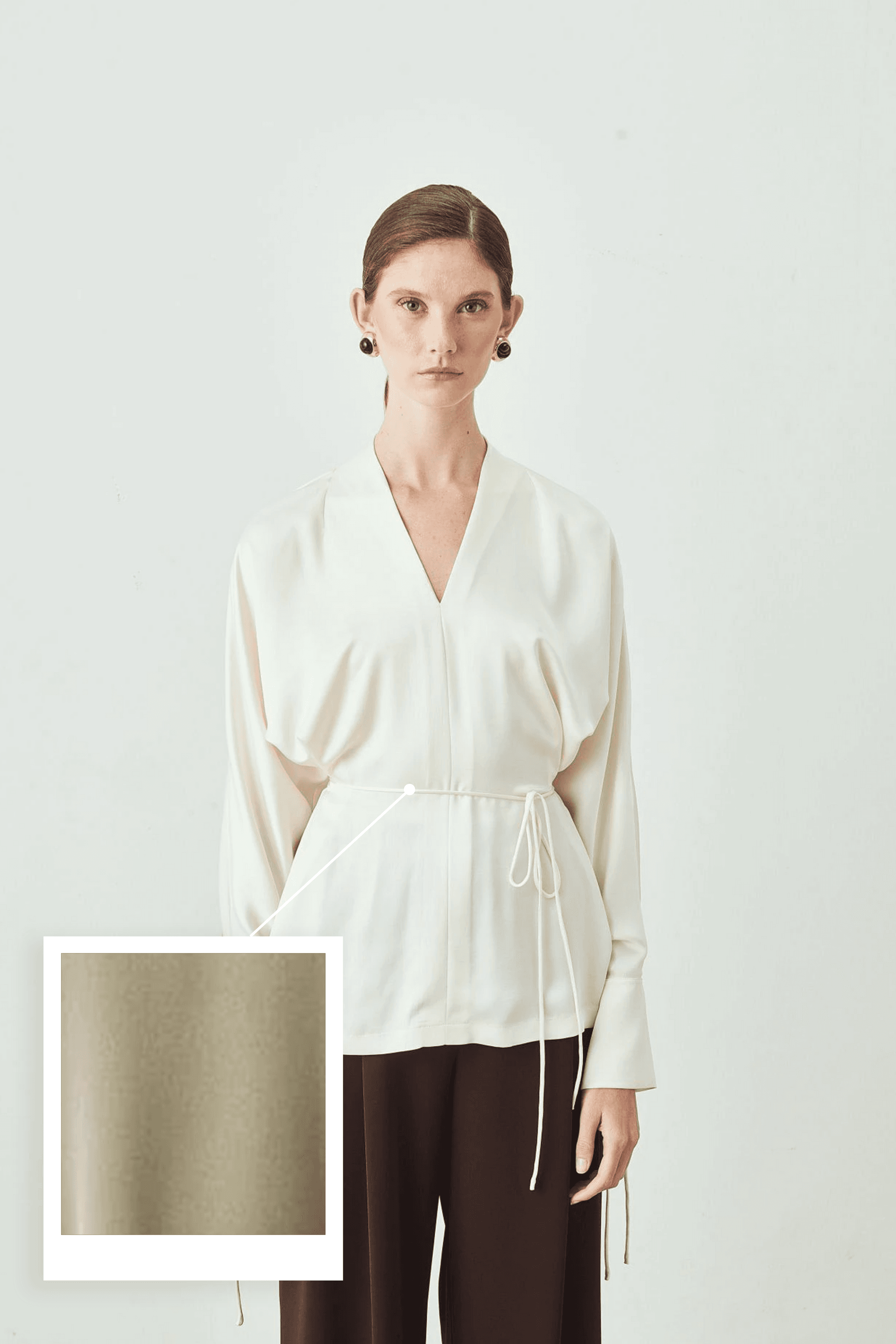 V Yaka Bağcık Detaylı Bluz