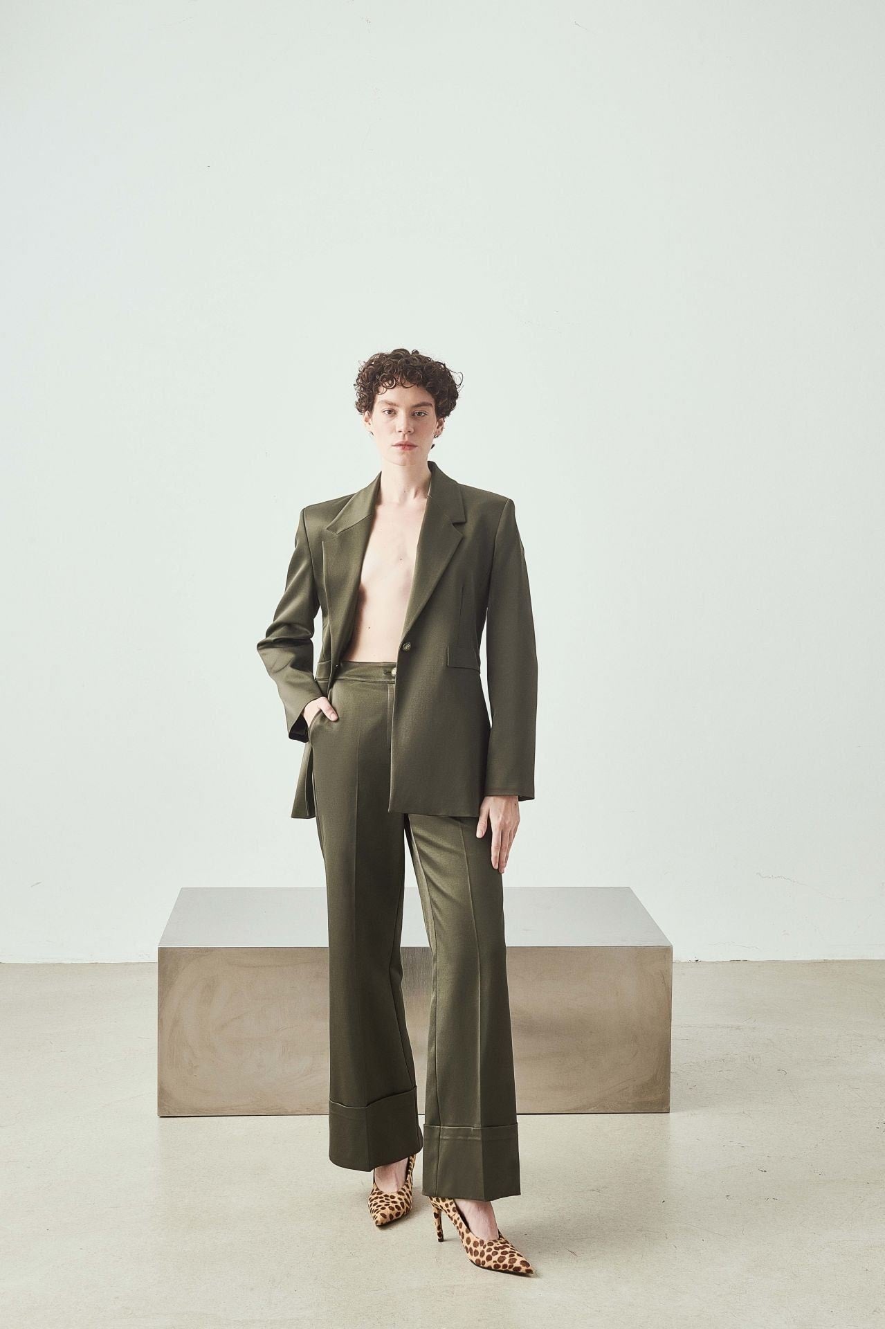 Kemer Detaylı Ceket