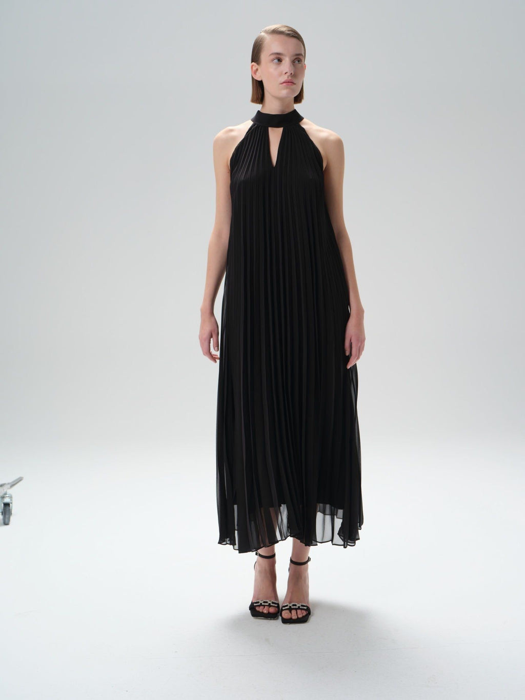 Modern and Elegant Halter Neck Pleated Midi Women's Dress