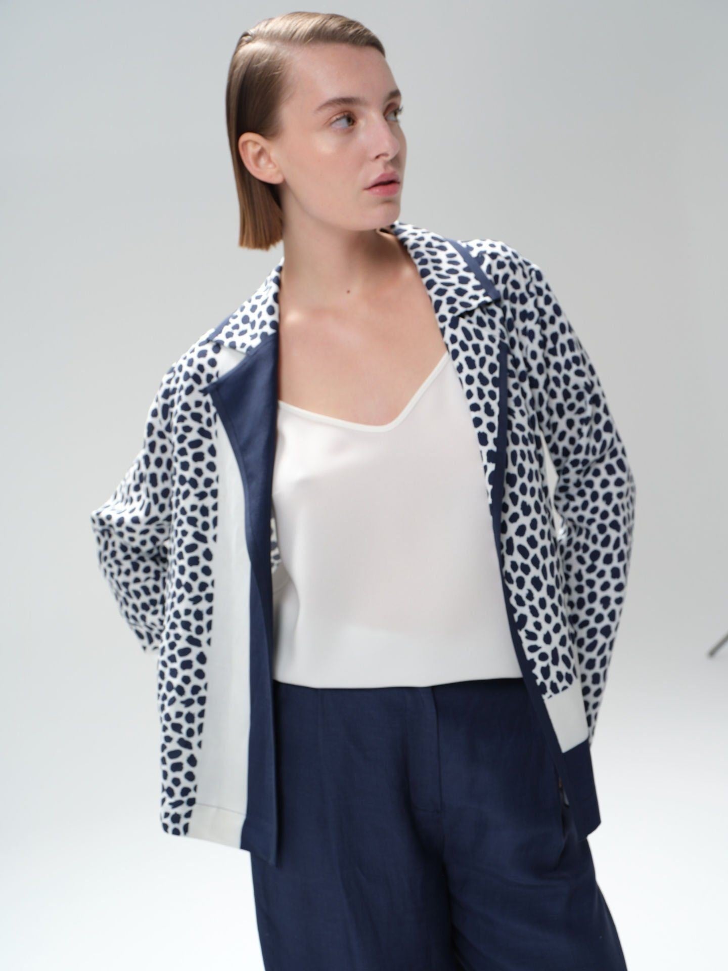 Modern and Comfortable Blue-Patterned Women's Kimono