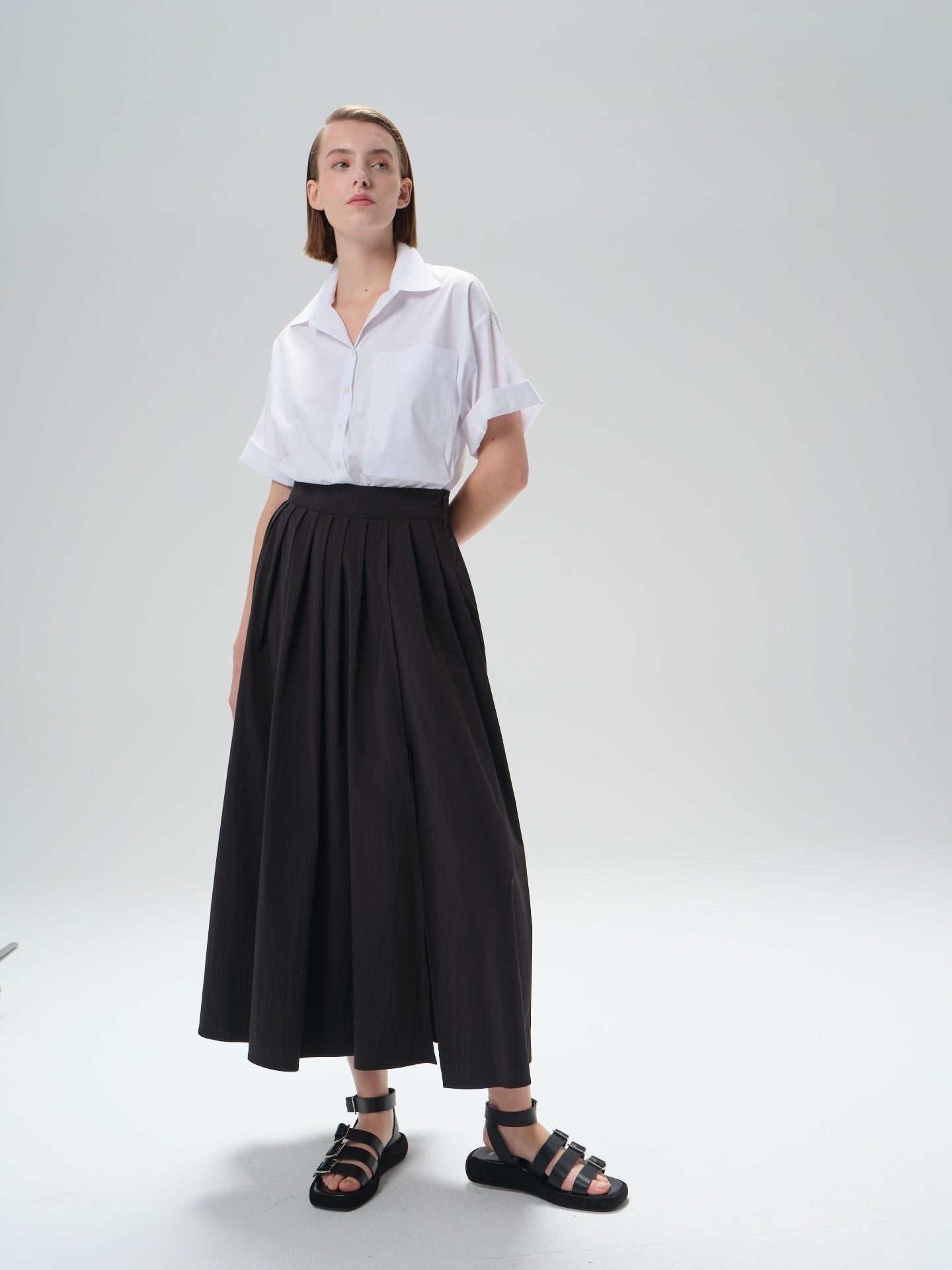 Yırtmaç Detaylı Pileli Midi Etek