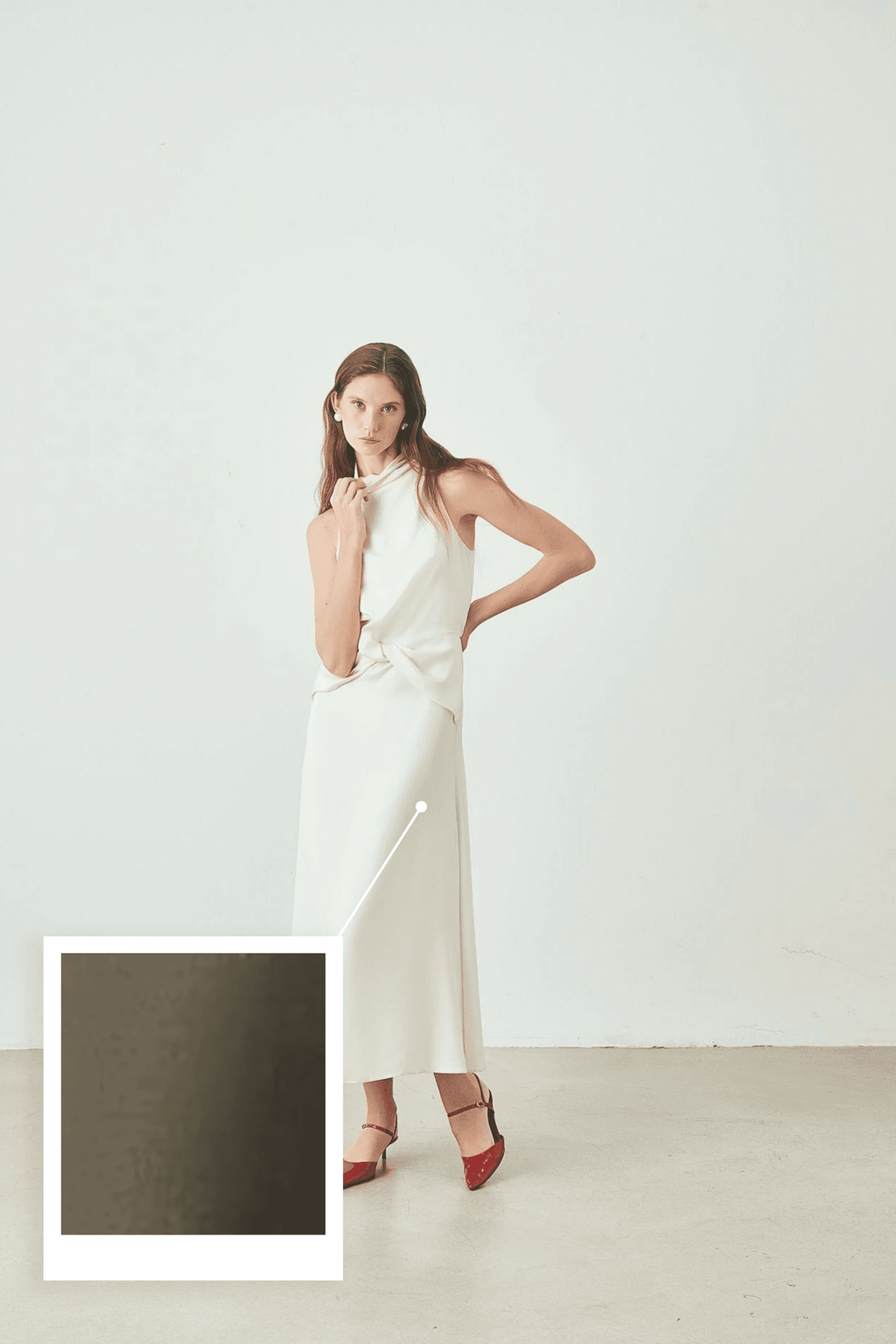 Şal Yaka Kolsuz Drape Detaylı Midi Elbise