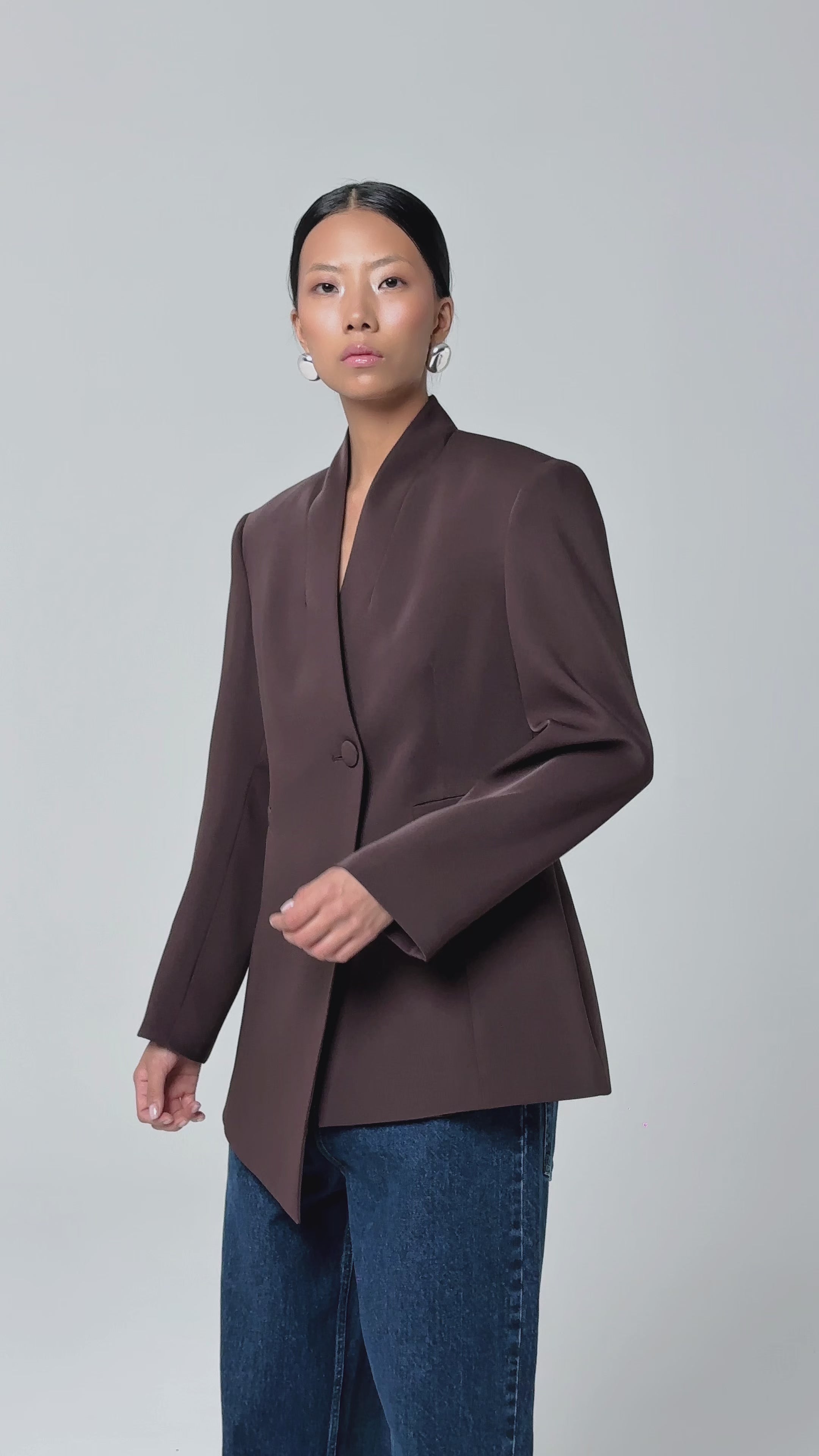 Beyaz Asimetrik Kesim Blazer Ceket
